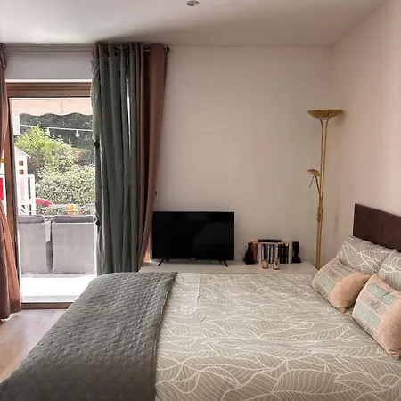 דירה Boulouris, Near & Terrace - 3 People *